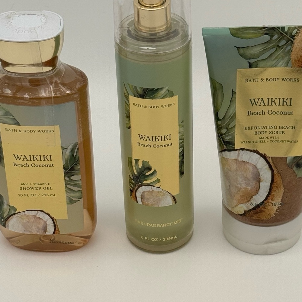 Bath & Body Works Waikiki Beach Coconut Body Care Gift Set NWT - Picture 3 of 5